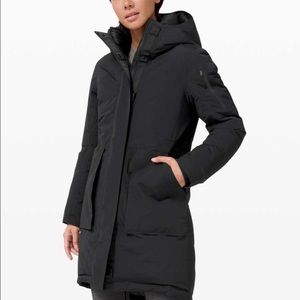 Lululemon Winter Warrior Parka, black, size 6